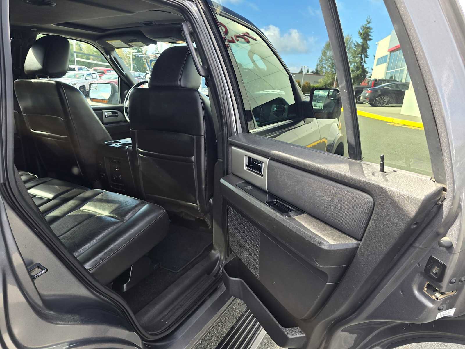 Used 2013 Ford Expedition Limited image 13