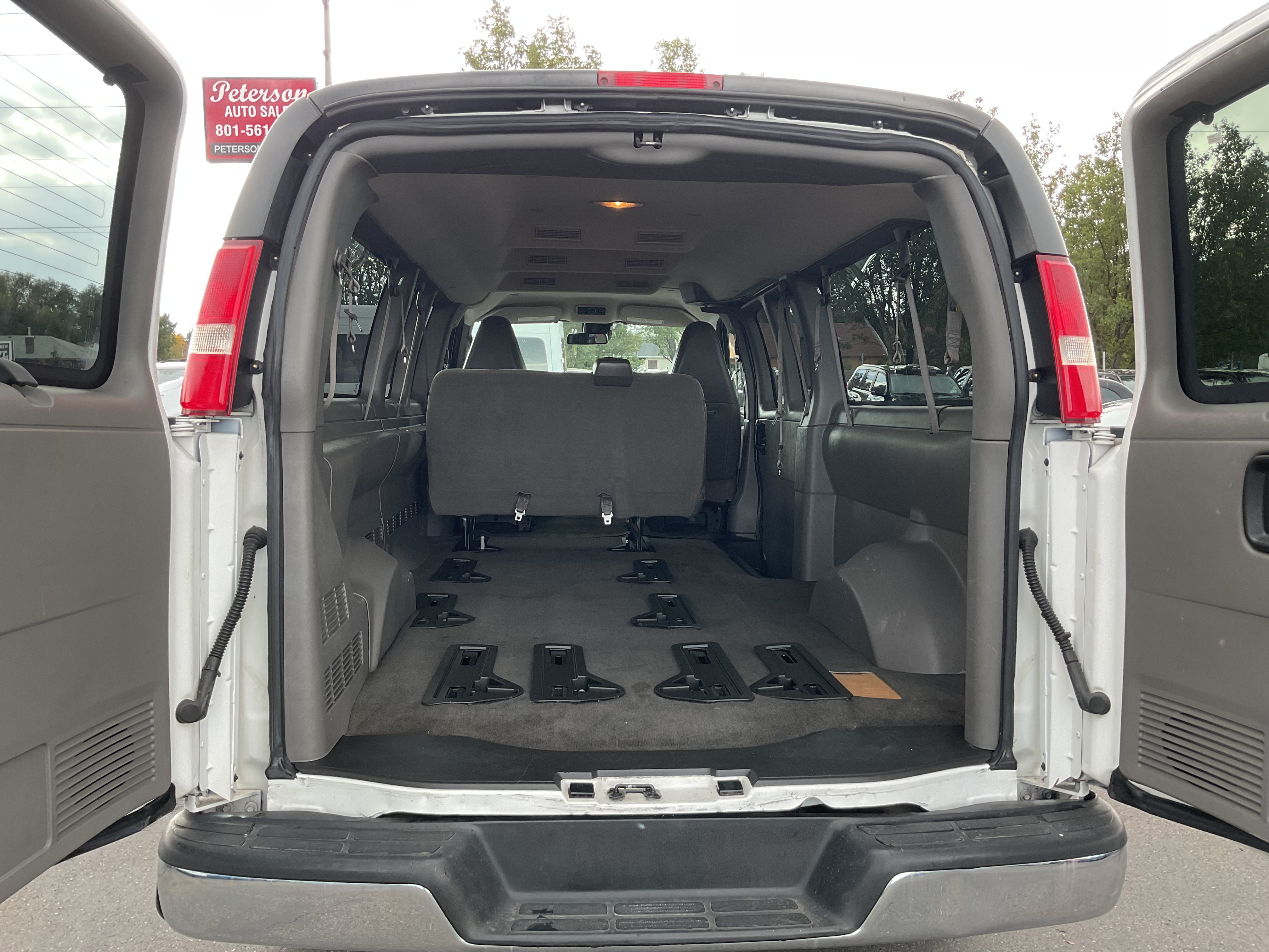 Used 2019 Chevrolet Express 3500 LT w/ LT Preferred Equipment Group RWD image 9