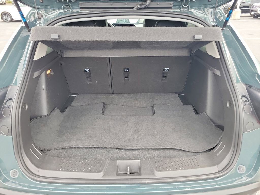 Used 2025 Chevrolet Trax LT FWD image 25