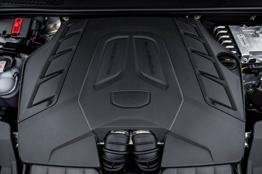 New 2026 Porsche Cayenne GTS AWD/4WD image 32