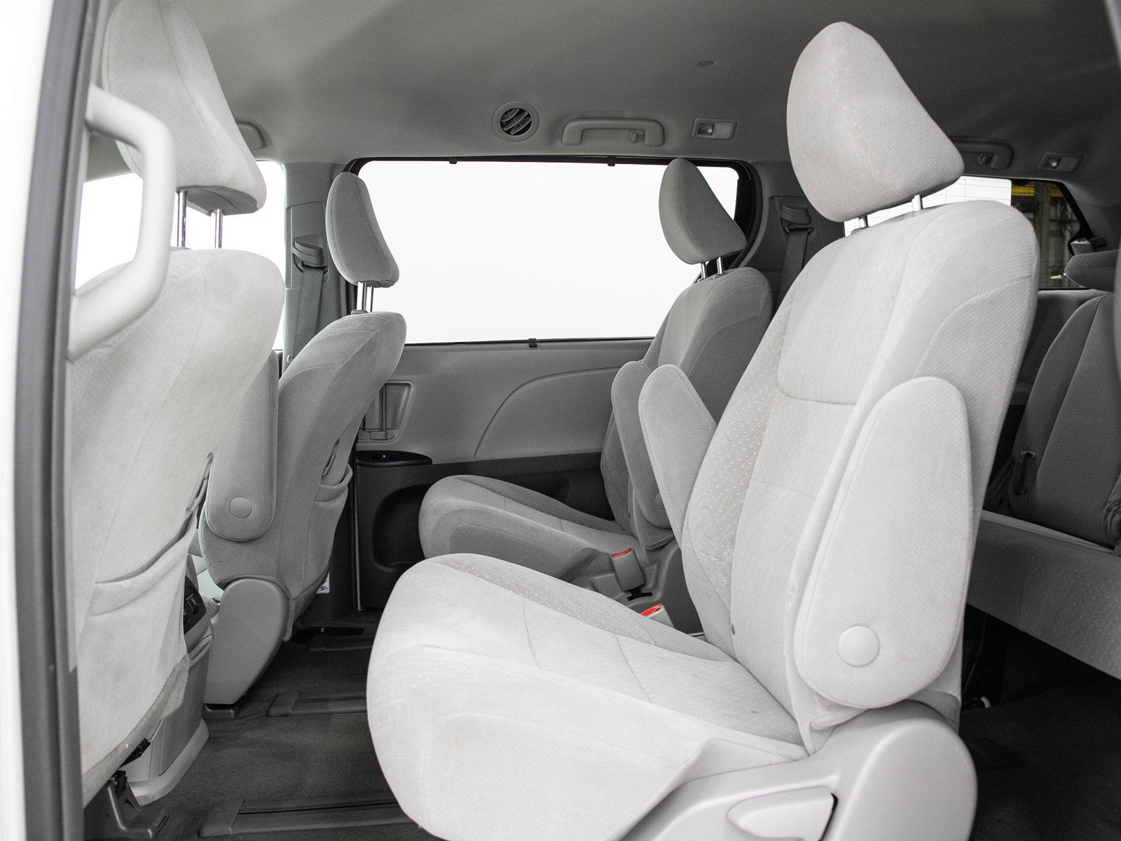 Used 2018 Toyota Sienna LE AWD/4WD image 15