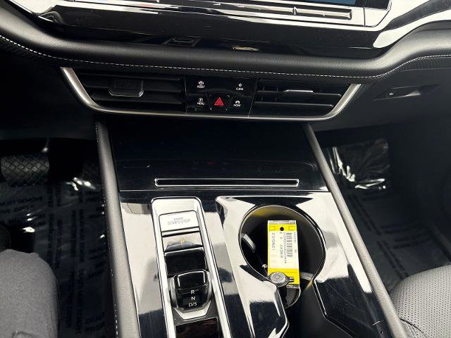 Used 2025 Volkswagen Atlas Cross Sport SE image 18