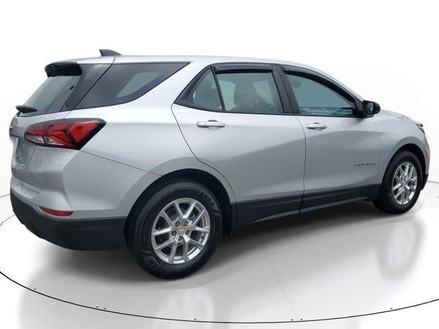 Used 2022 Chevrolet Equinox LS FWD image 3