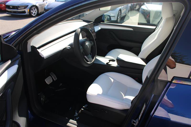 Used 2023 Tesla Model Y Performance AWD/4WD image 8