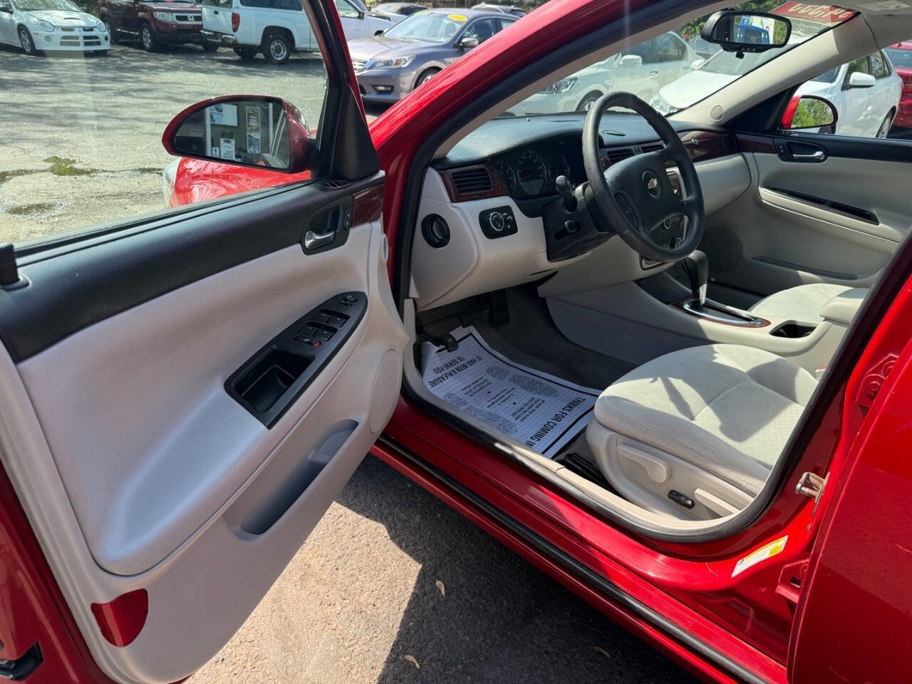 Used 2008 Chevrolet Impala LT FWD image 11