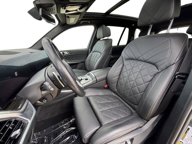 Used 2024 BMW X5 xDrive50e image 11
