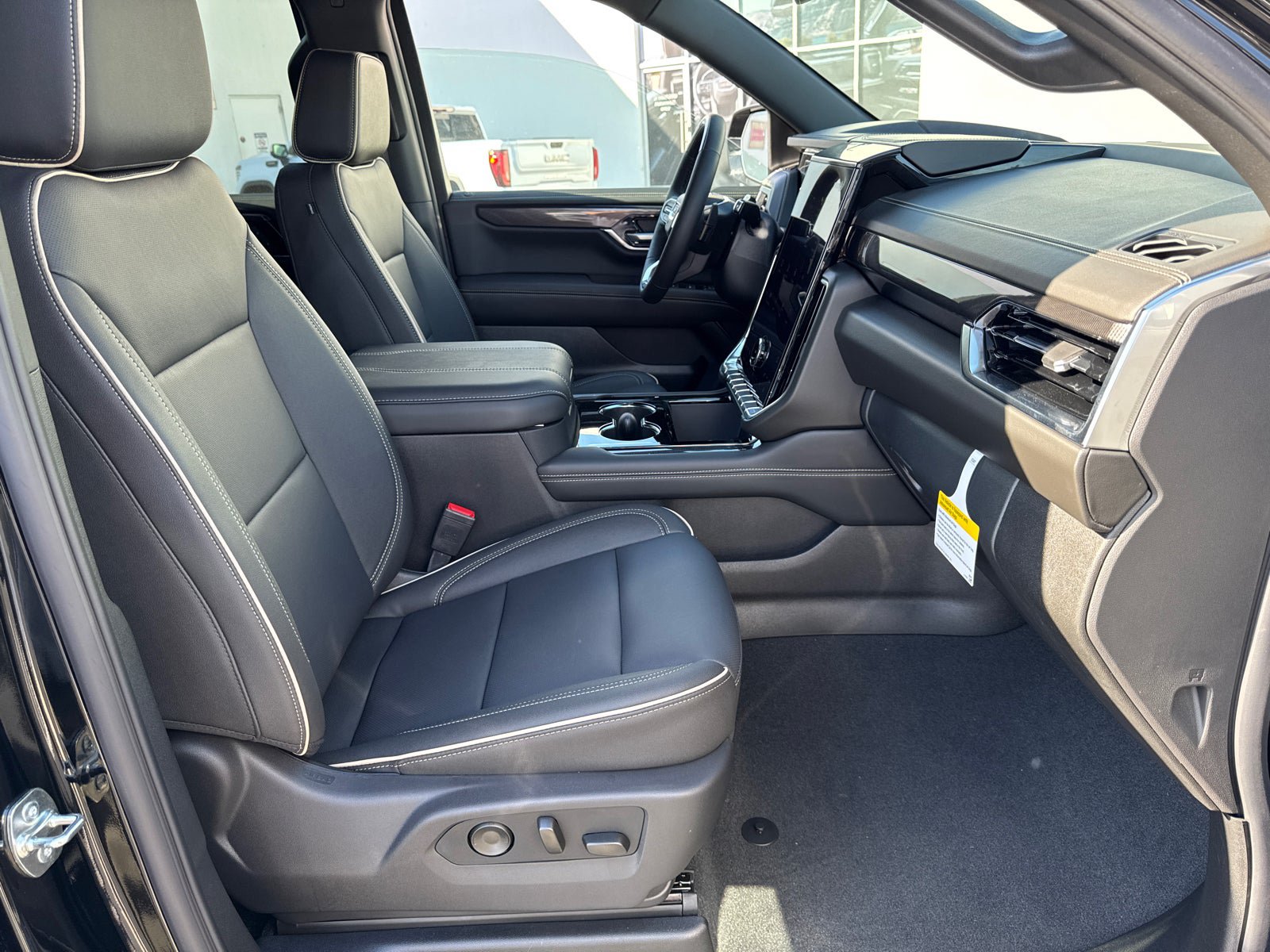 New 2026 GMC Yukon Elevation RWD image 17