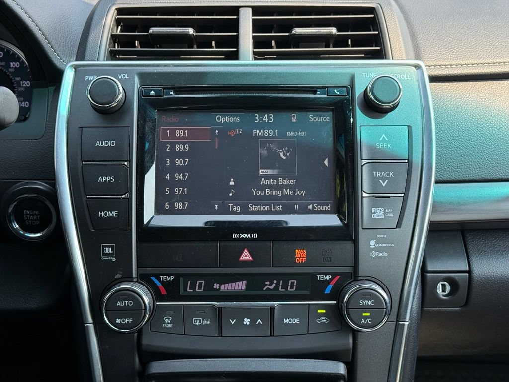 Used 2016 Toyota Camry XLE w/ Moonroof Package FWD image 26