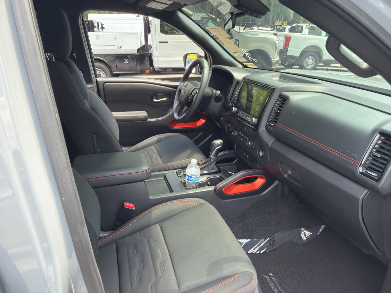 Used 2024 Nissan Frontier PRO-4X AWD/4WD image 6