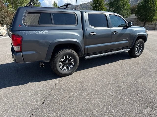 Used 2016 Toyota Tacoma TRD Off-Road AWD/4WD image 9