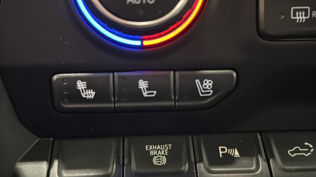 Used 2021 Chevrolet Silverado 2500 LTZ w/ Z71 Chrome Sport Edition AWD/4WD image 31