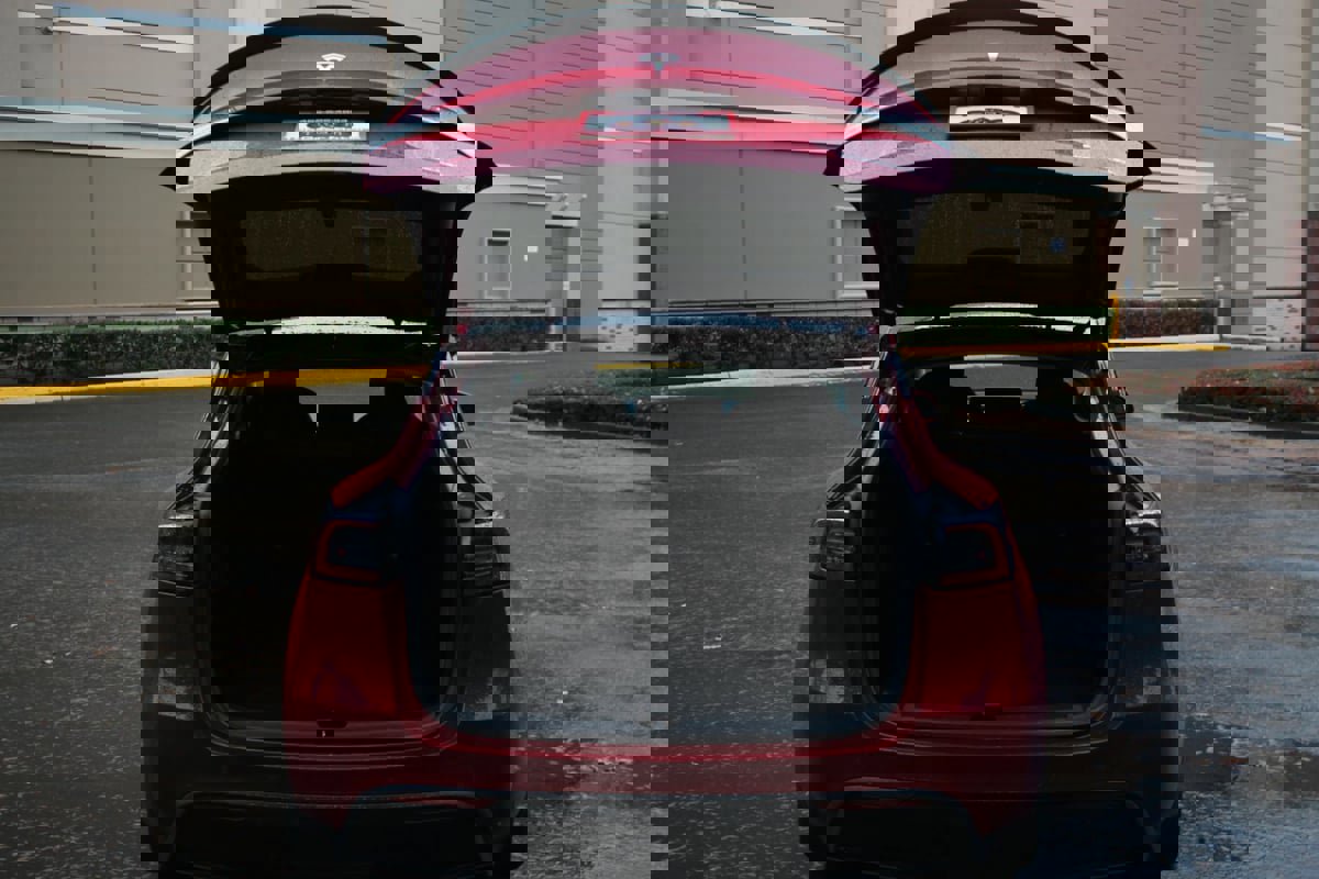 Used 2021 Tesla Model Y Performance image 10