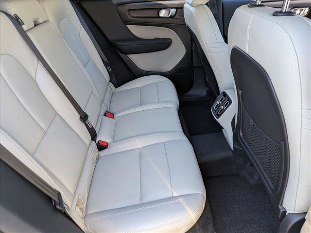 Used 2019 Volvo XC40 T5 Momentum image 21
