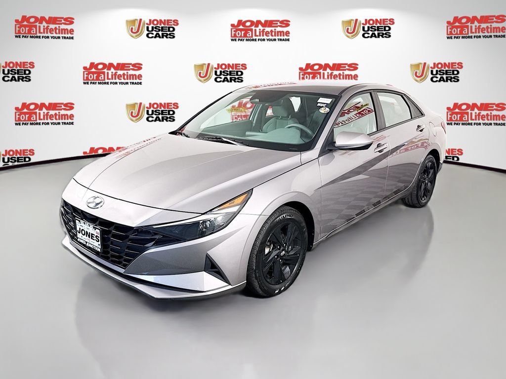 Used 2023 Hyundai Elantra SEL w/ Cargo Package FWD image 12