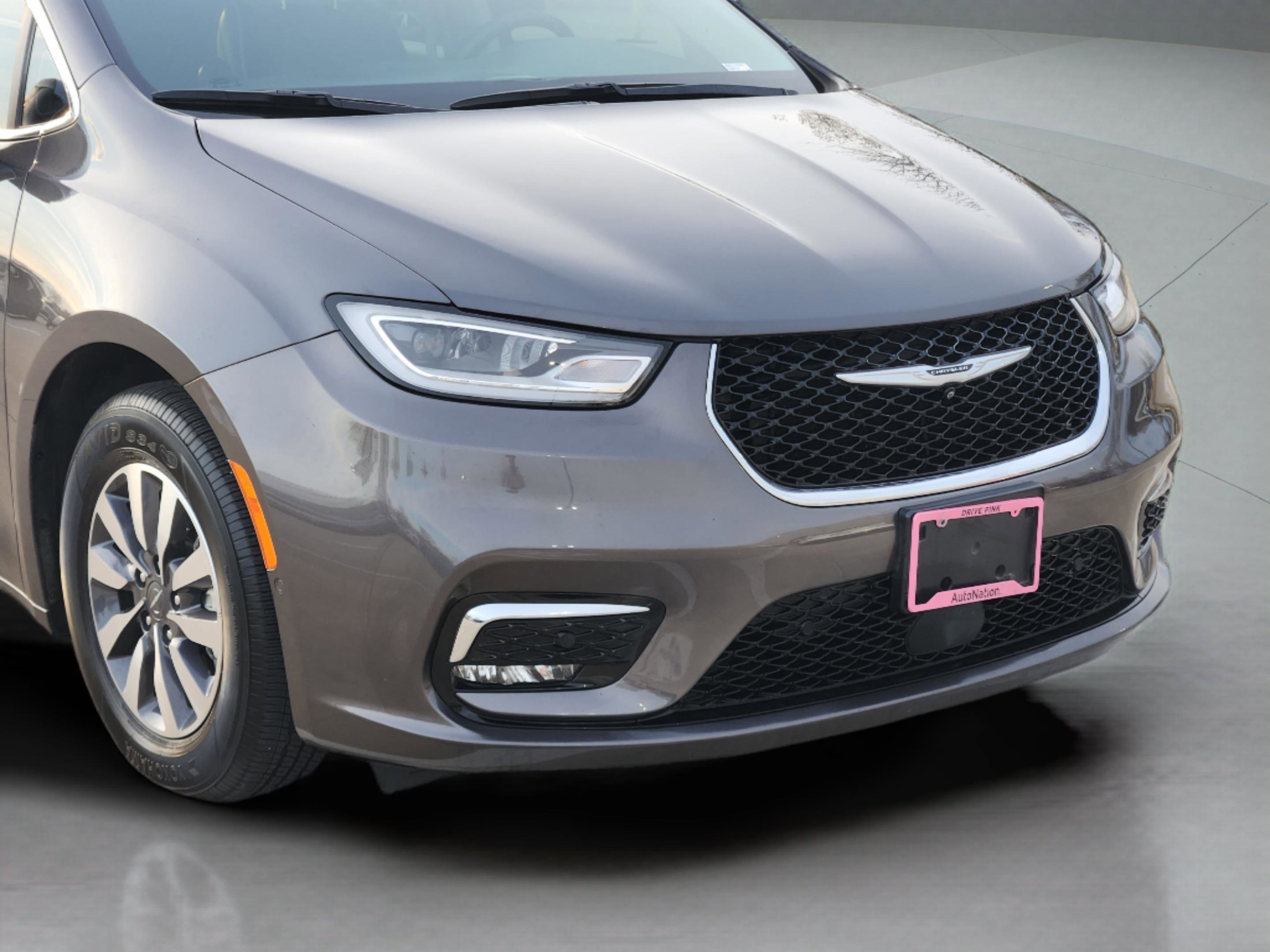 Used 2022 Chrysler Pacifica Limited image 38