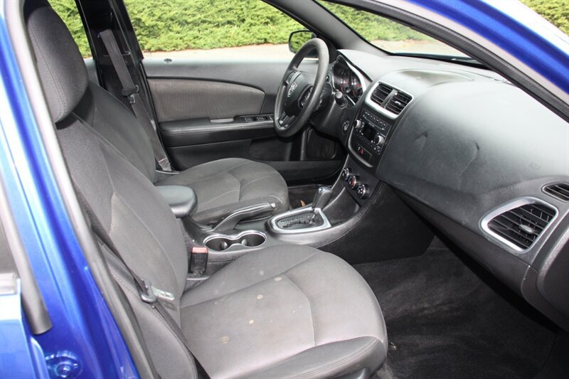 Used 2013 Dodge Avenger SE FWD image 13