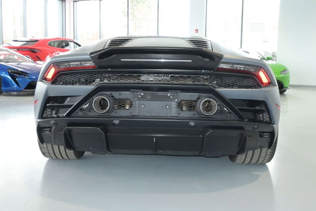 Used 2023 Lamborghini Huracan EVO RWD image 8