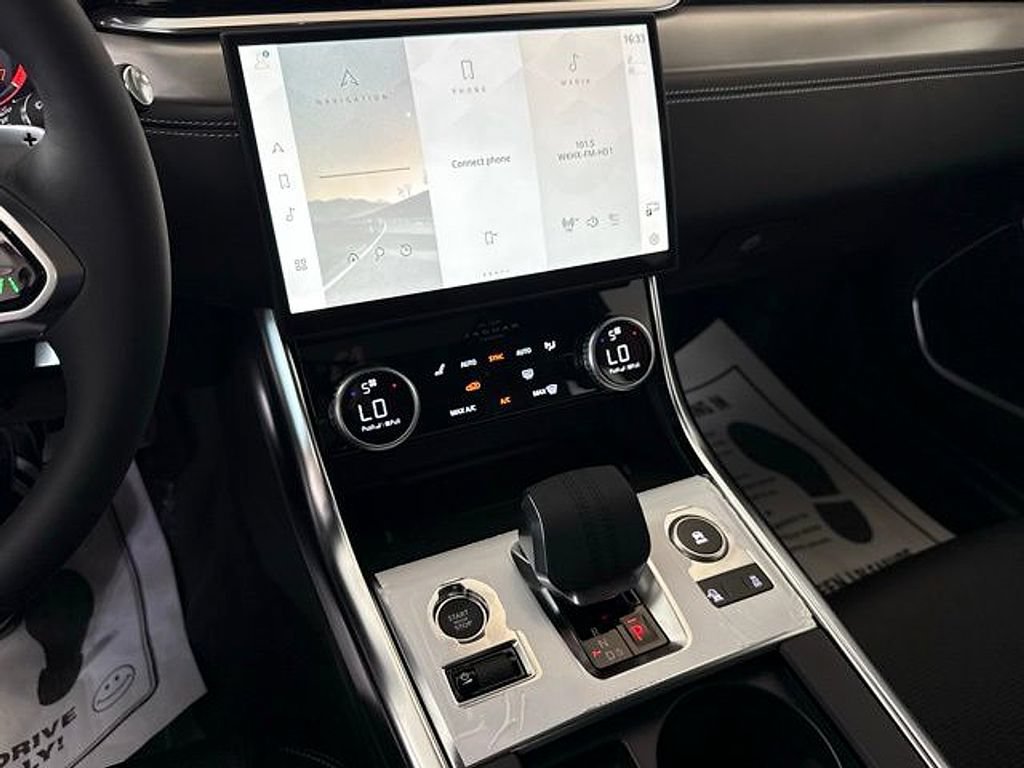 New 2024 Jaguar XF R-Dynamic SE AWD/4WD image 36