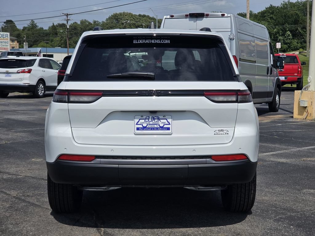 New 2026 Jeep Grand Cherokee Altitude RWD image 5