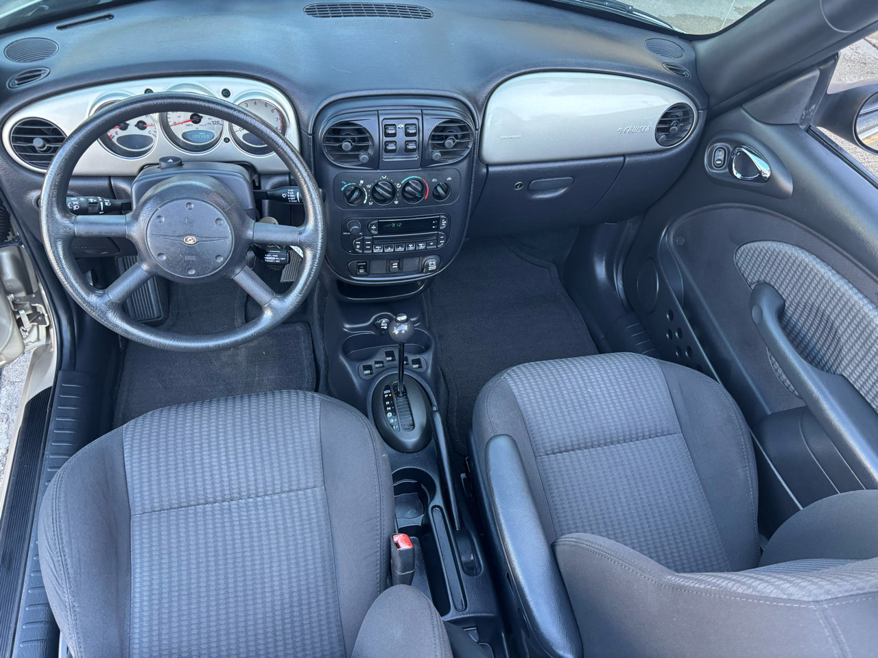 Used 2005 Chrysler PT Cruiser Convertible image 18