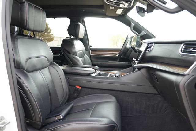 Used 2023 Jeep Grand Wagoneer 4WD image 17