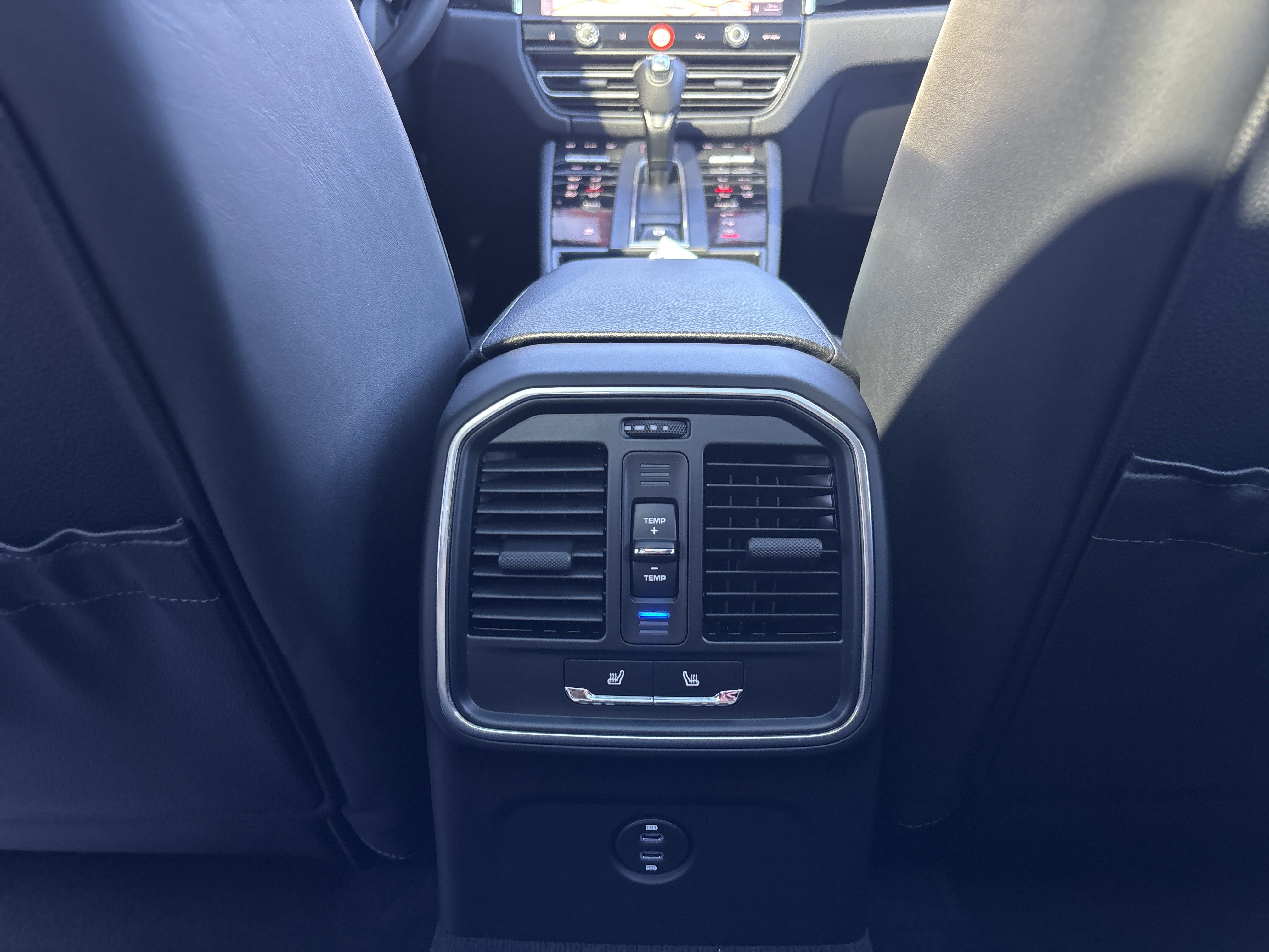 Certified 2025 Porsche Macan image 22