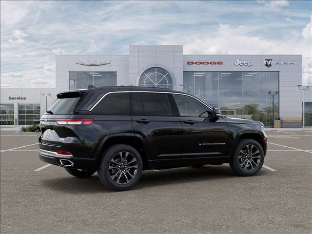 New 2025 Jeep Grand Cherokee Overland w/ Luxury Tech Group IV AWD/4WD image 4