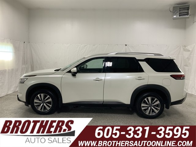 Used 2023 Nissan Pathfinder SL