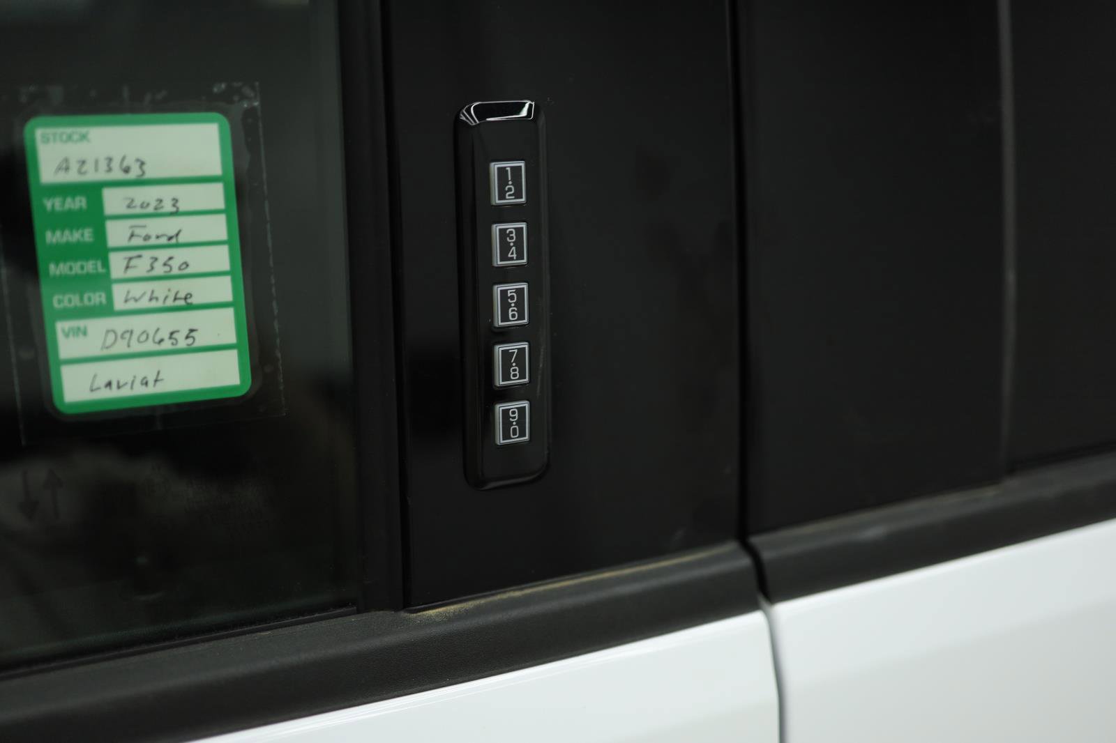 Used 2023 Ford F350 Lariat image 26