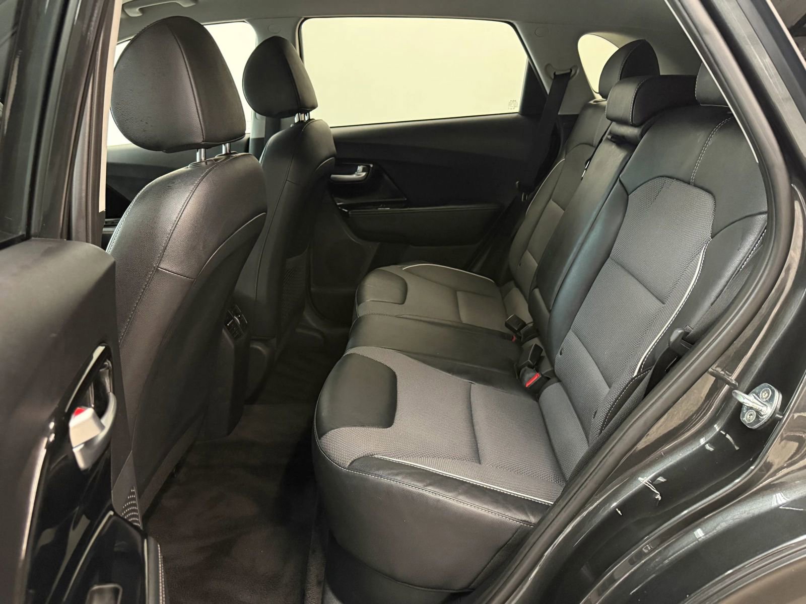 Used 2022 Kia Niro EX w/ Cold Weather Package image 19