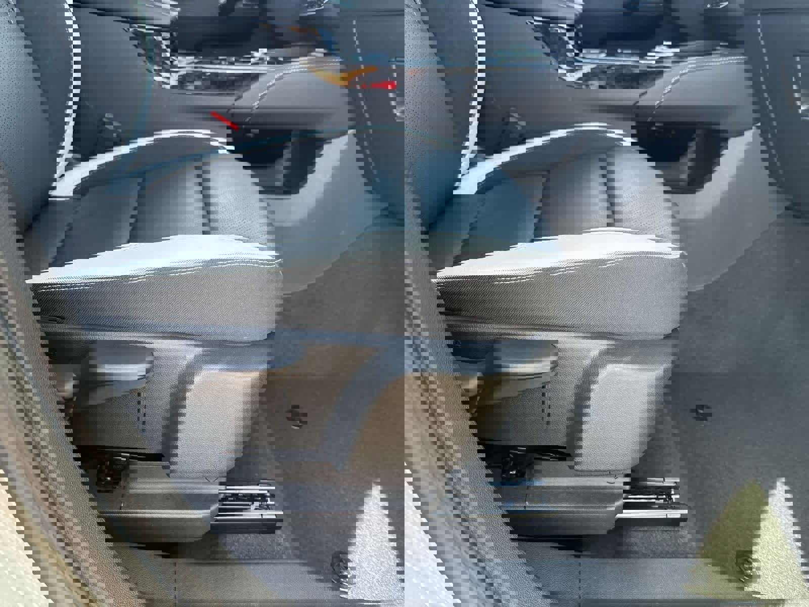 Used 2025 Buick Envision Sport Touring image 12