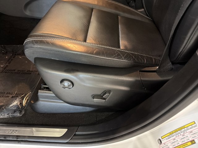 Used 2021 Jeep Grand Cherokee 80th Anniversary w/ Quick Order Package 2GK 80th image 17