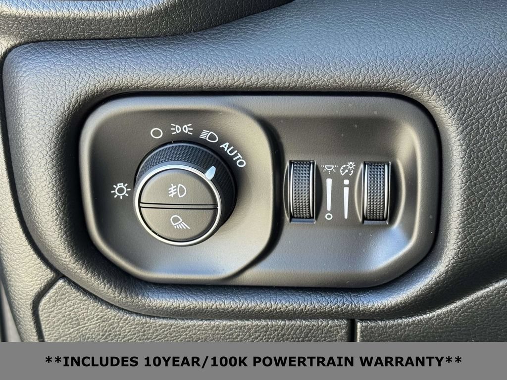 Used 2023 RAM 1500 Laramie AWD/4WD image 17