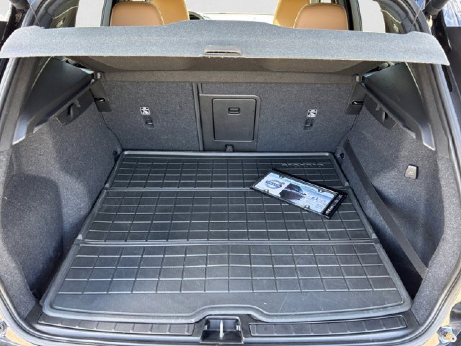 Used 2019 Volvo XC40 T5 Momentum image 19