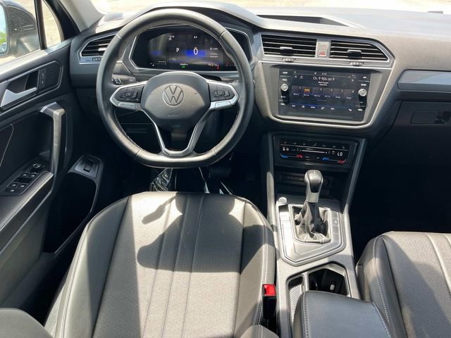 Used 2023 Volkswagen Tiguan SE FWD image 15