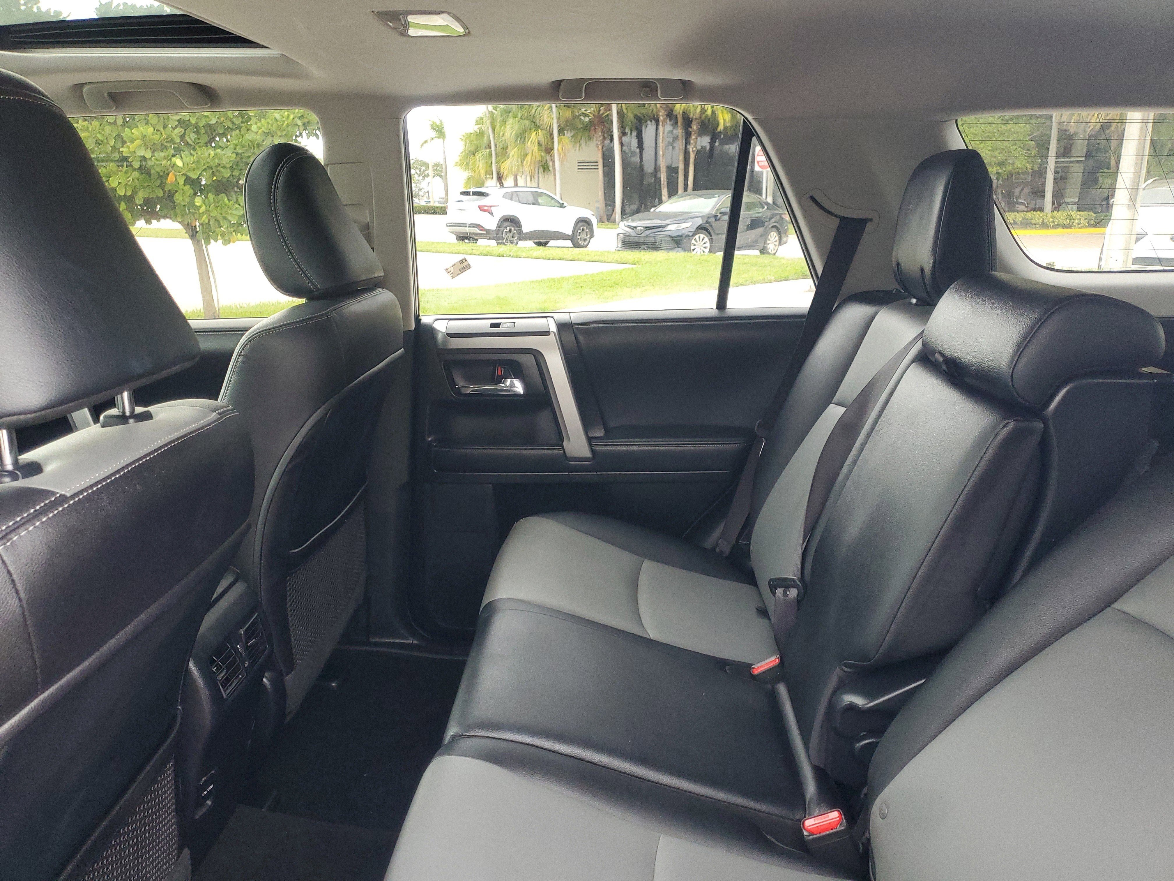 Used 2018 Toyota 4Runner 4WD image 10