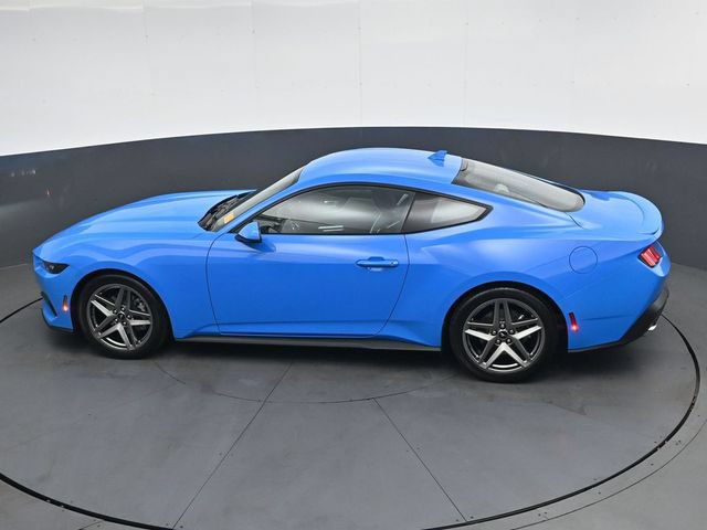 Used 2025 Ford Mustang Premium RWD image 30