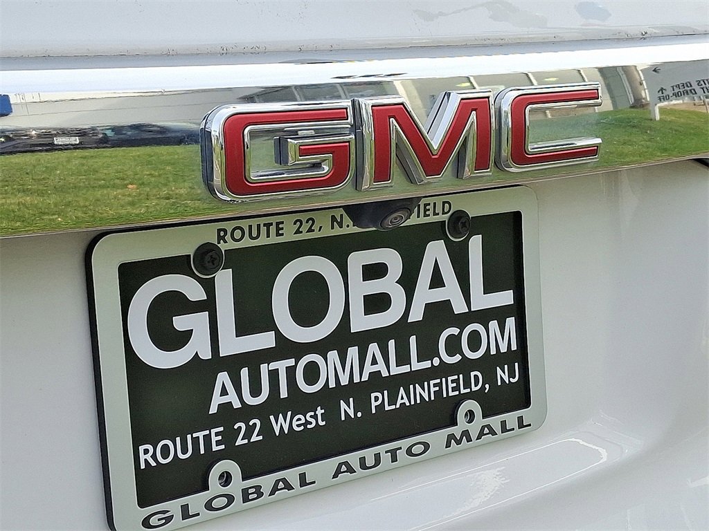 Used 2023 GMC Acadia SLT w/ Preferred Package image 30