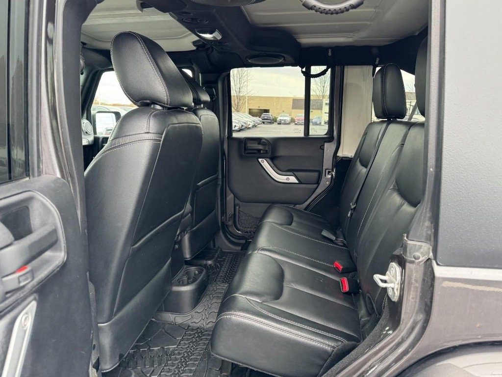 Used 2014 Jeep Wrangler Unlimited Sahara w/ Max Tow Package image 10