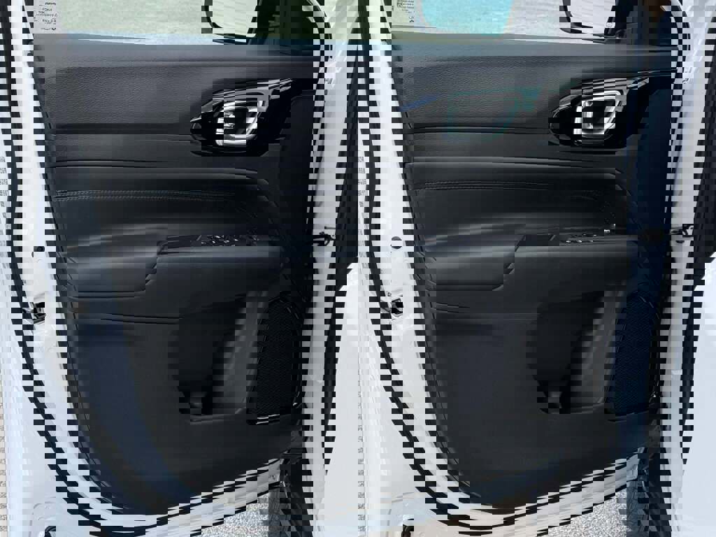 New 2026 Jeep Compass Latitude image 19