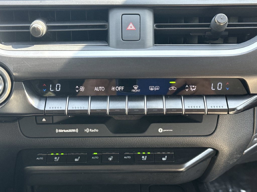 Used 2019 Lexus UX 200 w/ Premium Package FWD image 17