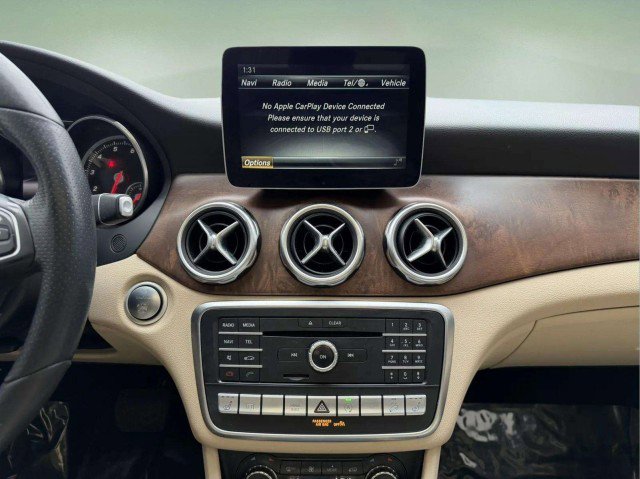 Used 2018 Mercedes-Benz GLA 250 4MATIC image 15