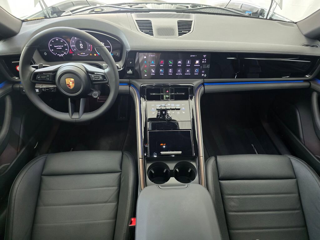 New 2025 Porsche Panamera 4 image 18