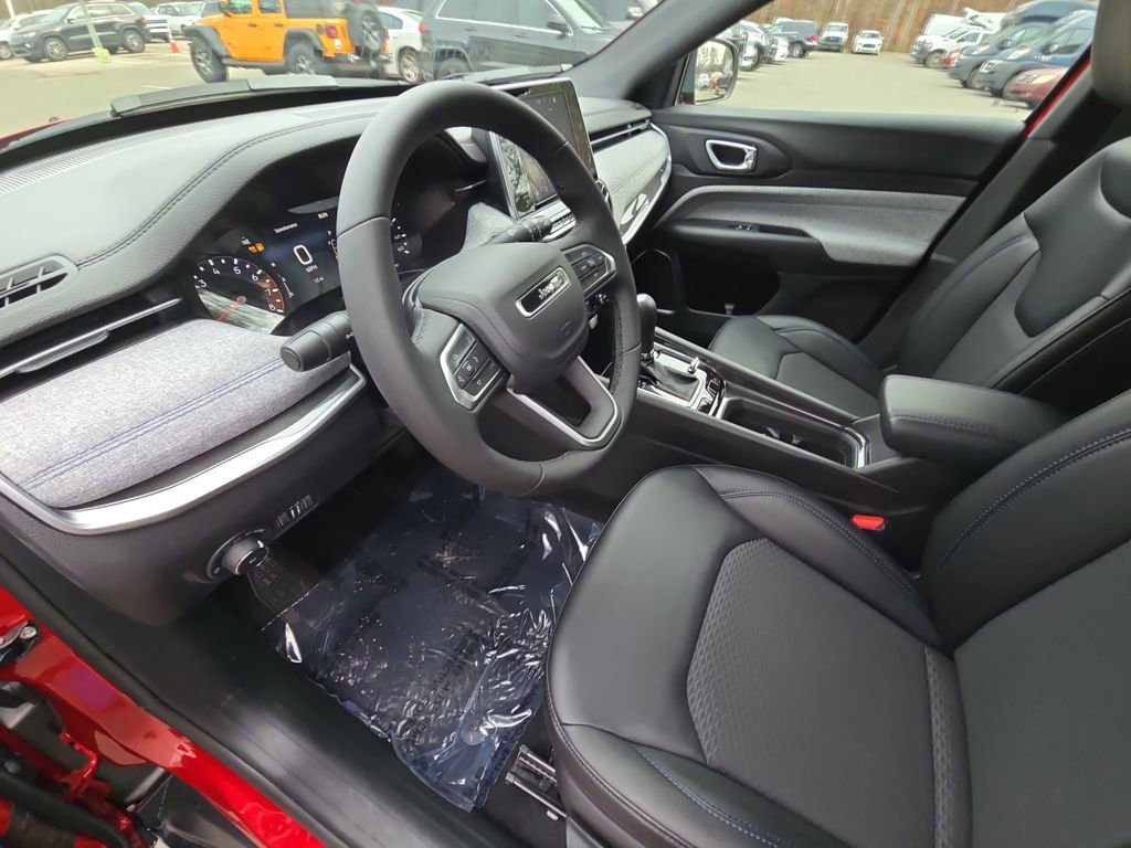 New 2026 Jeep Compass Latitude image 16