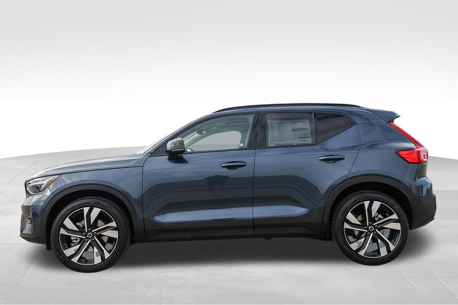 New 2026 Volvo XC40 B5 Ultra w/ Climate Package AWD/4WD image 8