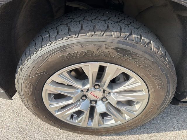 Used 2022 GMC Yukon Denali AWD/4WD image 10