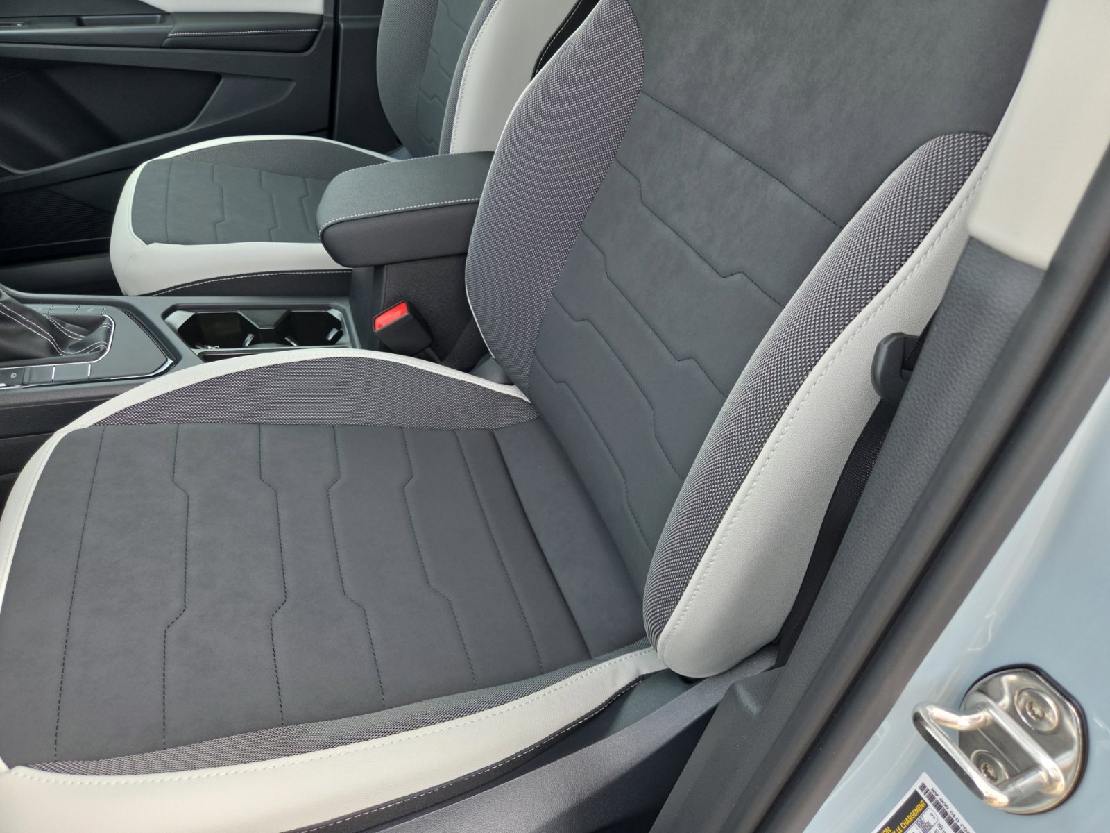 New 2027 Volkswagen Taos SE FWD image 19