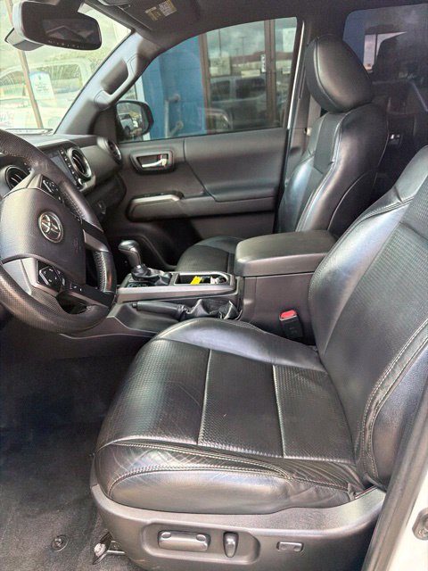 Used 2022 Toyota Tacoma TRD Sport AWD/4WD image 10