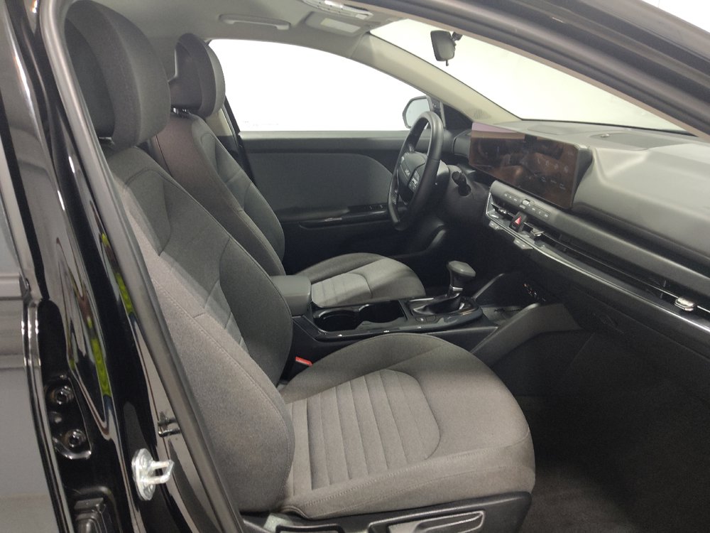 Used 2025 Kia K4 EX FWD image 21