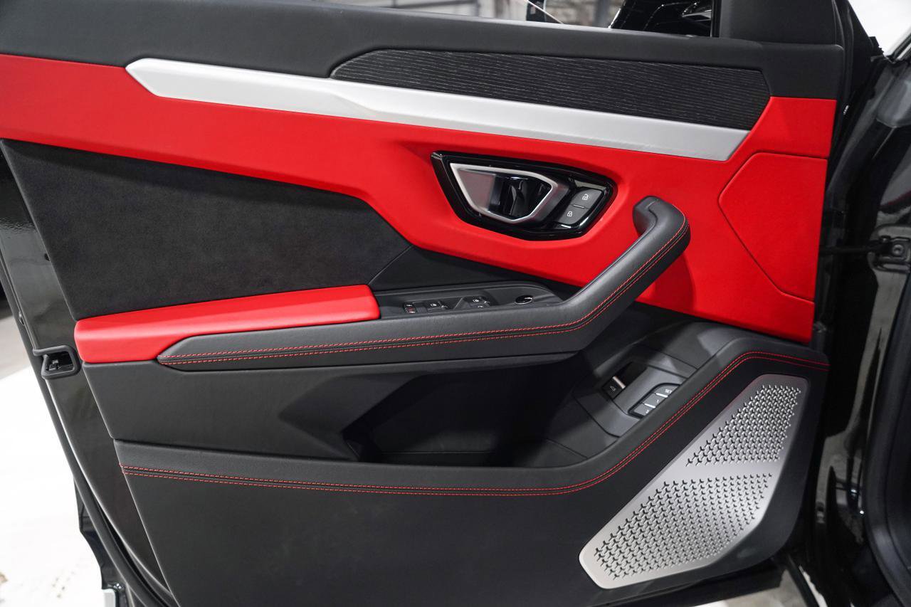Used 2020 Lamborghini Urus AWD/4WD image 20